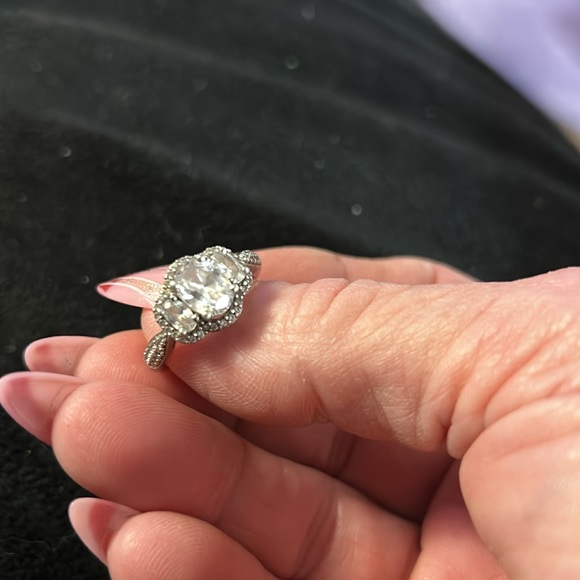 Ring - Picture 4 of 5